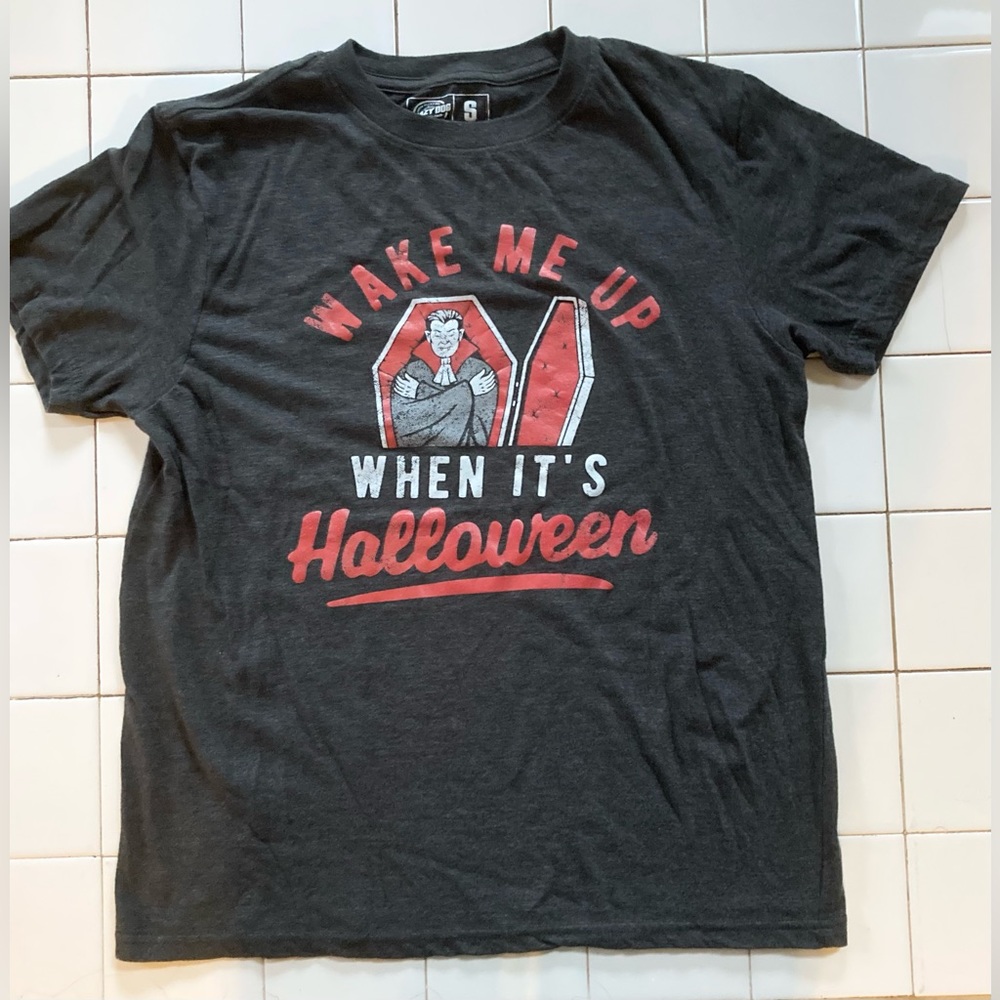“Wake Me Up When Its Halloweeen” T-Shirt